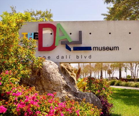 Dali-Museum-Sign